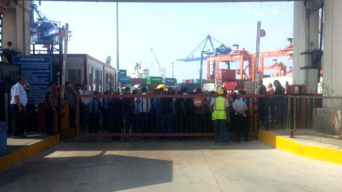 Haydarpaşa Limanı\'nda "Kapı" Protestosu