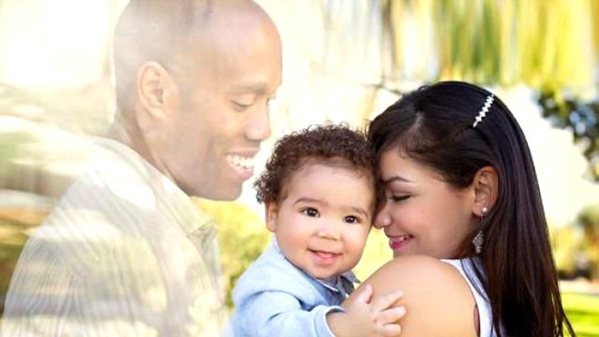 Ölen Eşini Fotoğraf Karesinde Görünce Gözyaşlarını Tutamadı