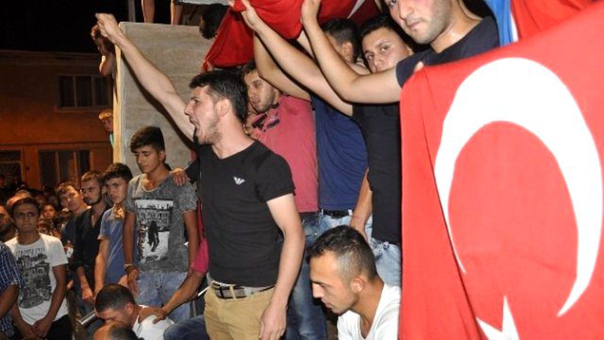 İnegöllüler Teröre Karşı Omuz Omuza