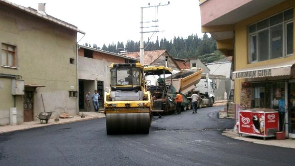 İzmit Korniş Yoluna 830 Ton Asfalt