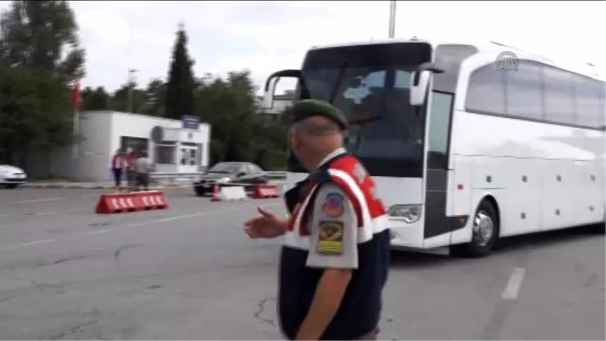 Jandarmanın Sığınmacı Nöbeti Devam Ediyor