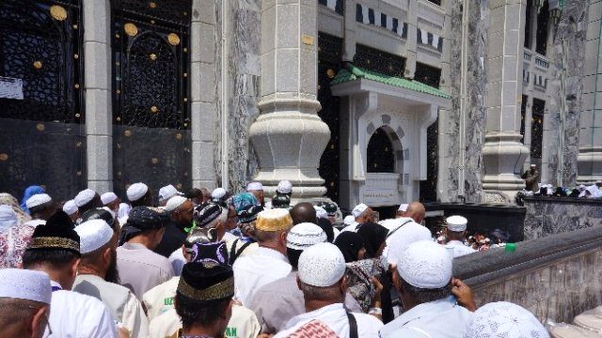 Kabe\'de Cuma Namazı İzdihamı