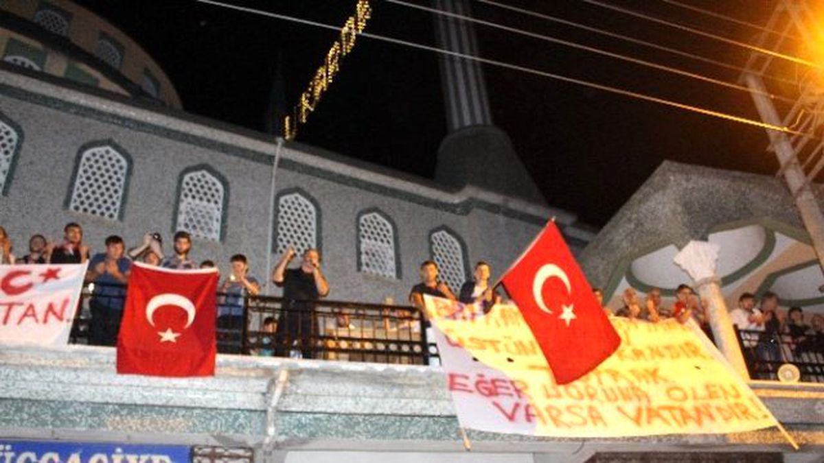 Karapürçek\'te Teröre Lanet Yürüyüşü Gerçekleşti