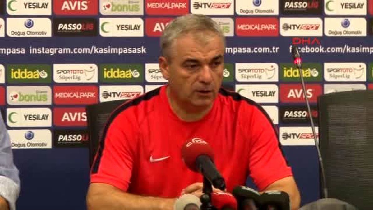 Kasımpaşa Teknik Direktörü Rıza Çalımbay, Futbolculardan Donk ve Adem Büyük Açıklamalarda Bulundu