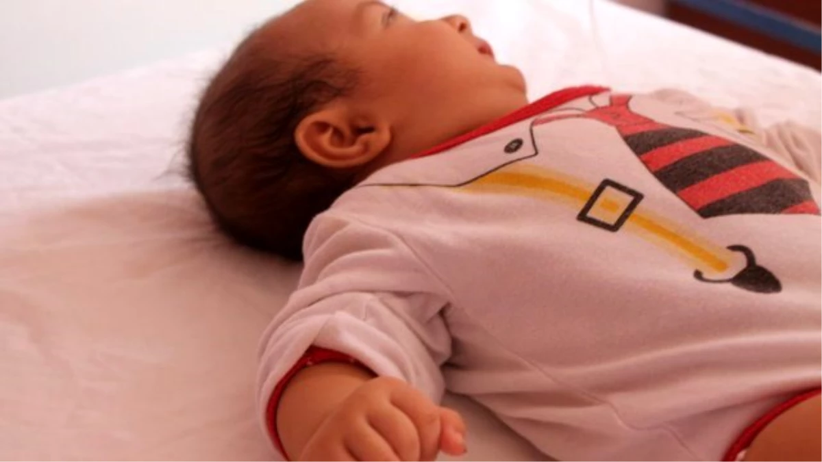 Kızıltepe\'de 24 Parmaklı Bebek Görenleri Şaşırttı