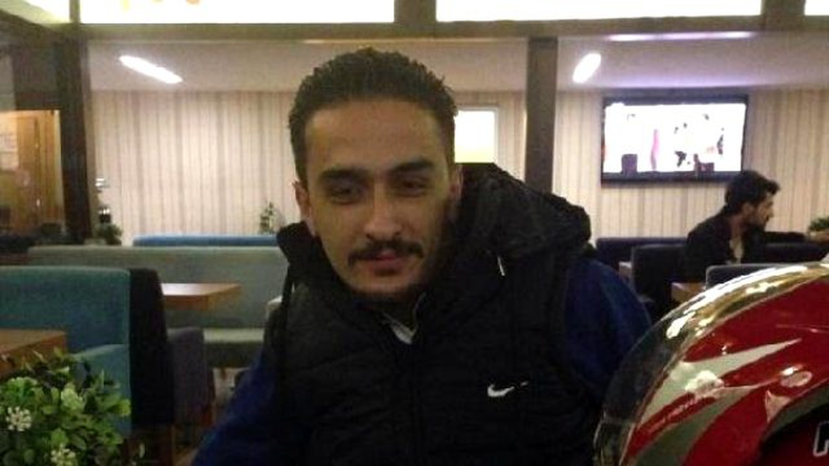 Otomobilinde Sıkışan Kedi İçin İtfaiyeye Gitti