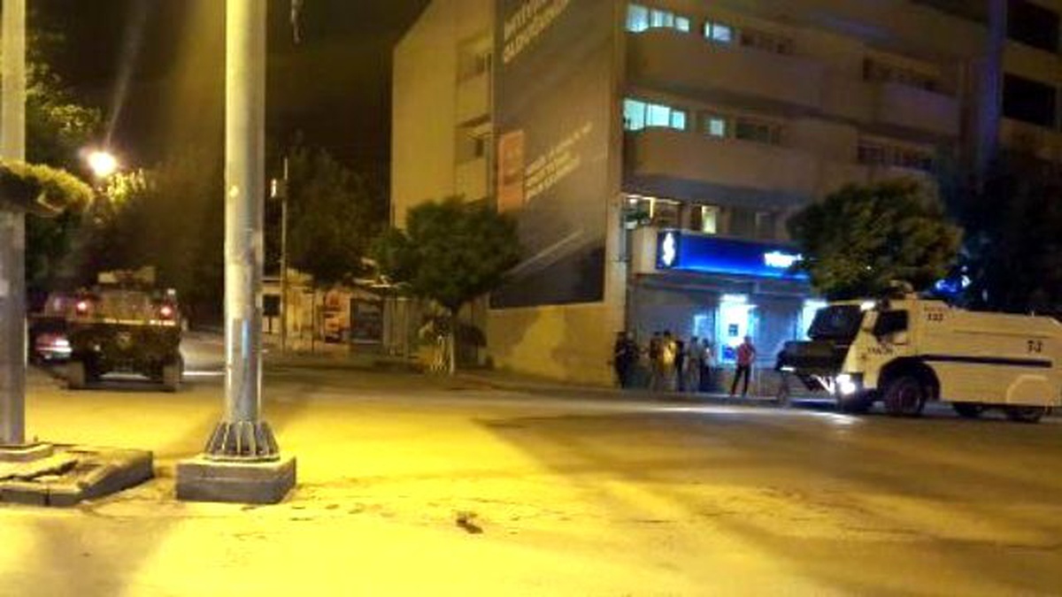PKK\'lılar Kız İstemeye Giden Aileye Ateş Açtı: 2 Yaralı