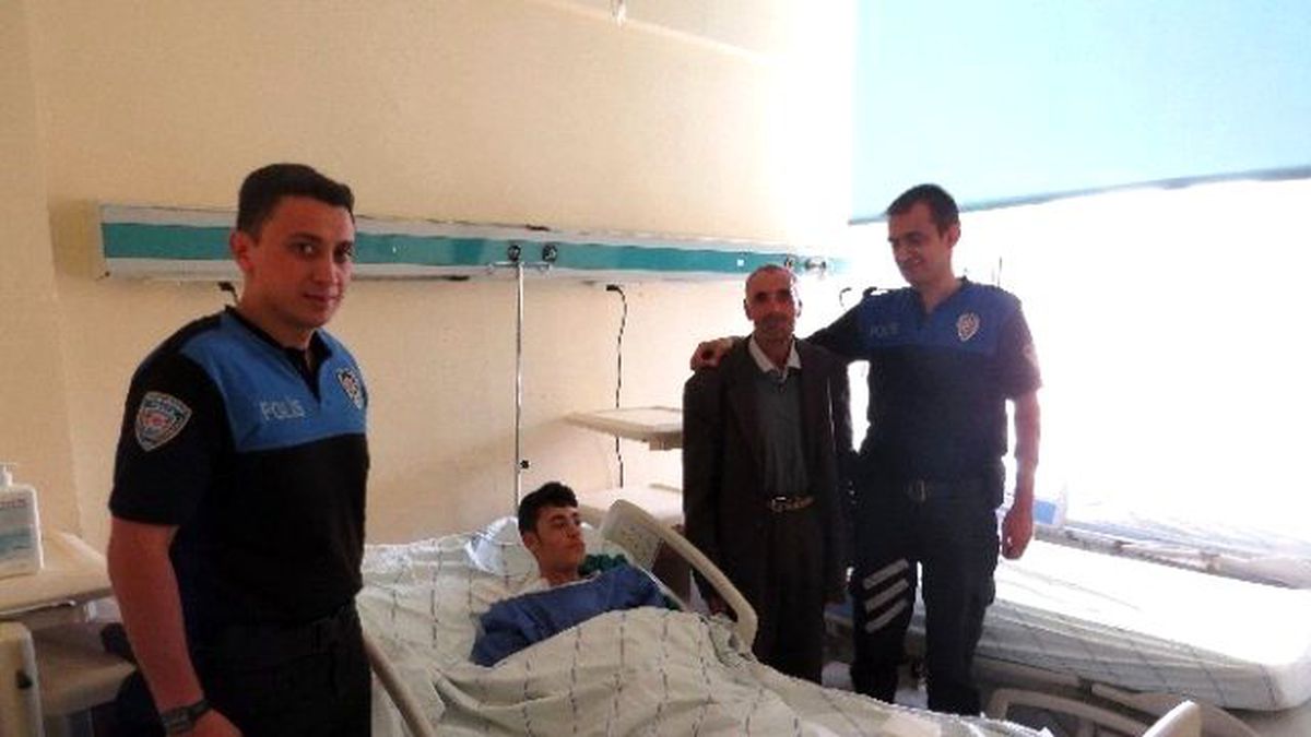 Polisler, Engelli Çocuğu Sünnet Ettirdi