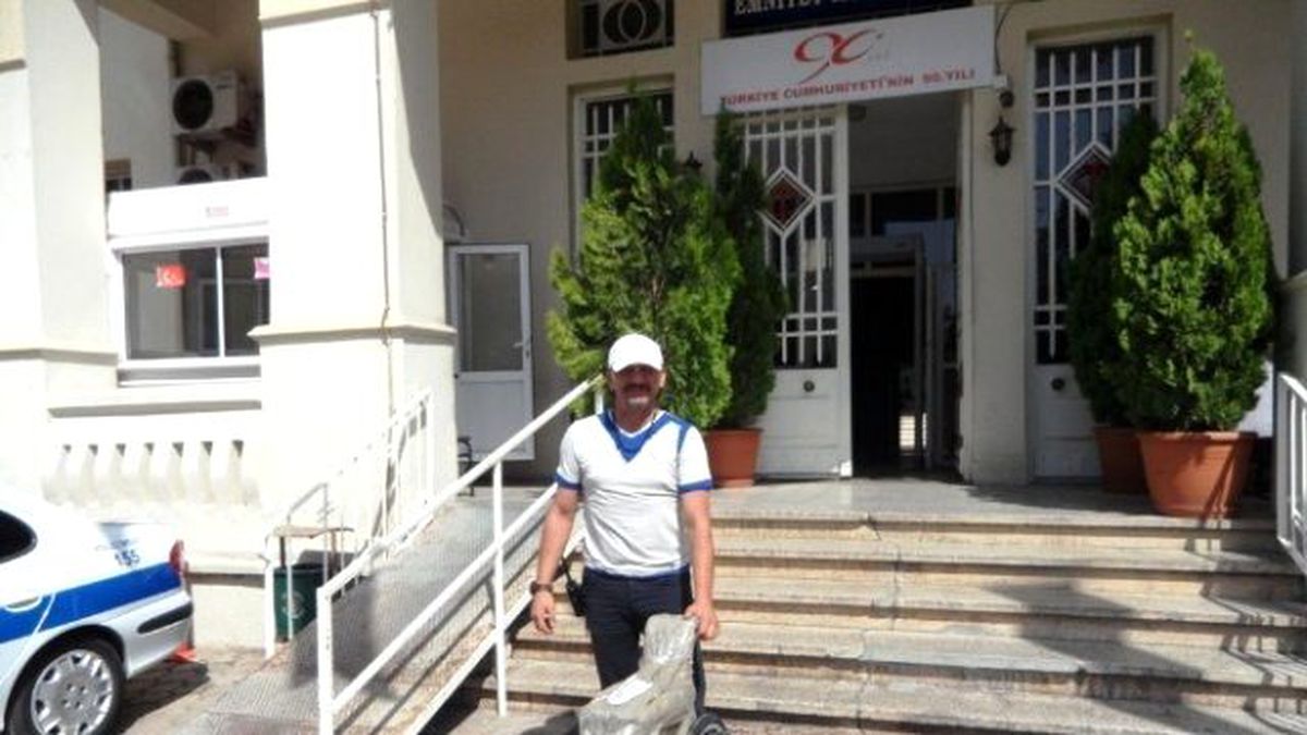 Polislerden Engelli Vatandaşlara Yardım Eli