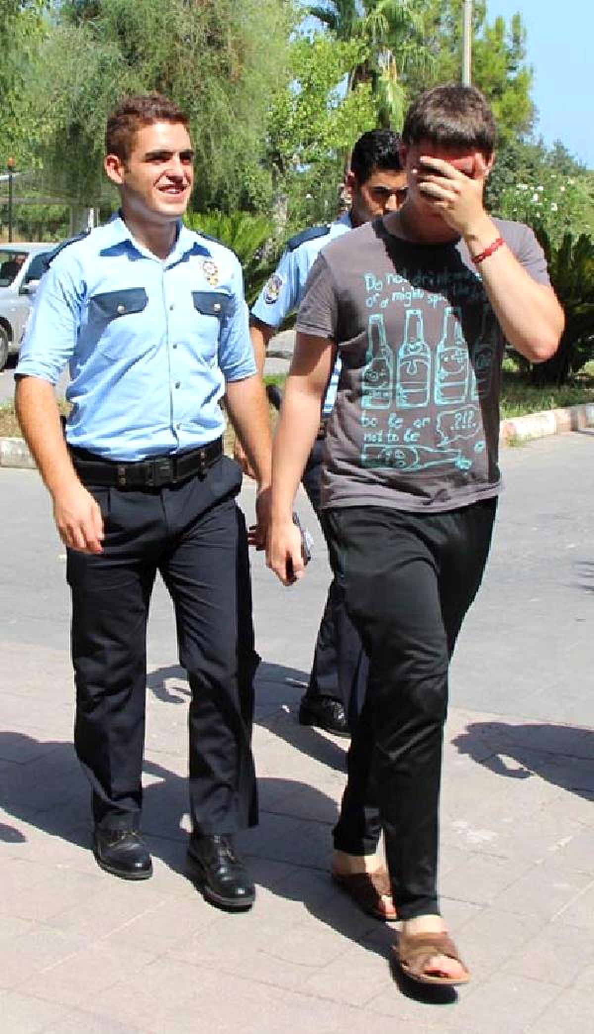 Rus Hırsızlar Kameraya Yakalandı