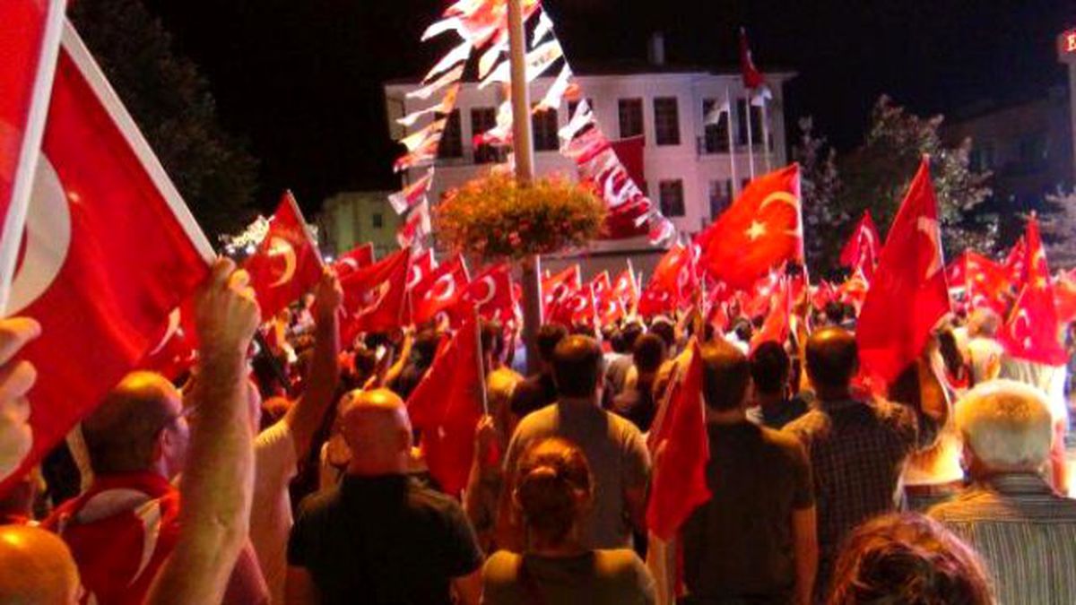 Şile\'de Şehitler İçin Yürüyüş...