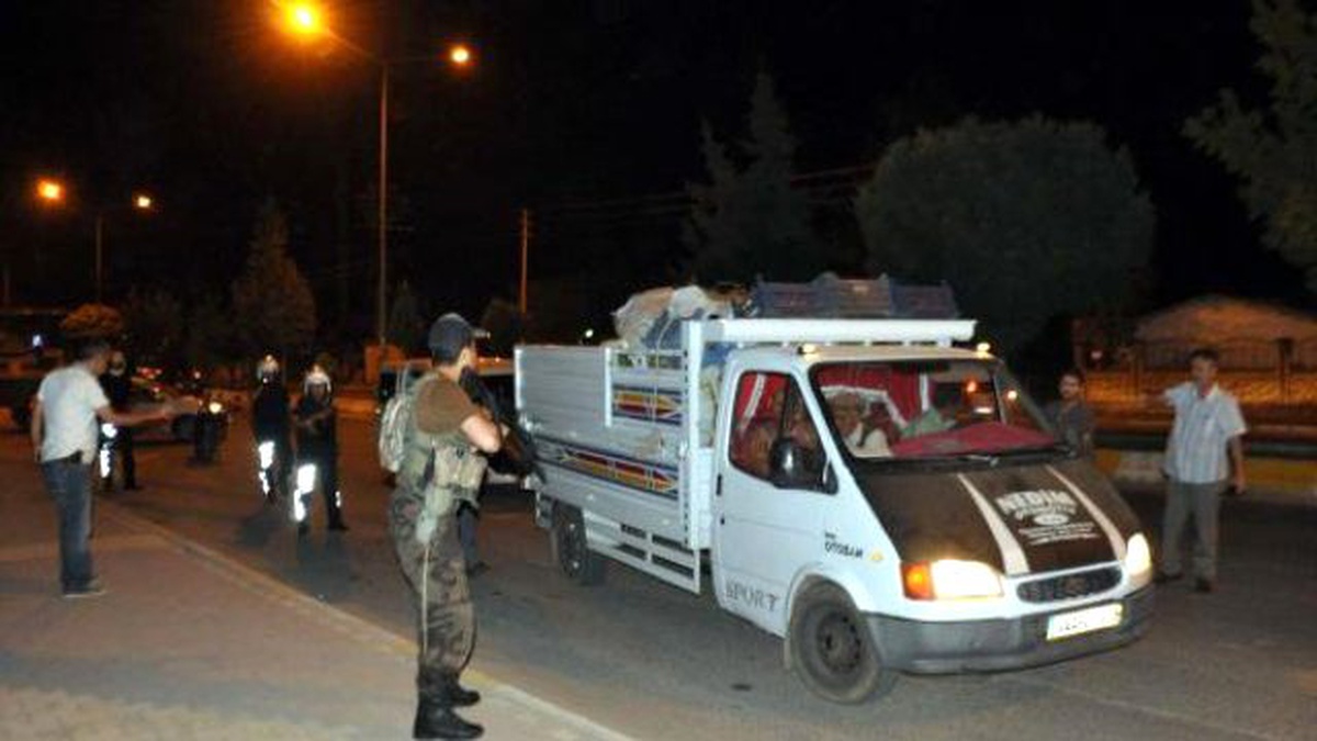 Terörist Taşıdığı İhbar Edilen Kamyonet Polisi Alarma Geçirdi