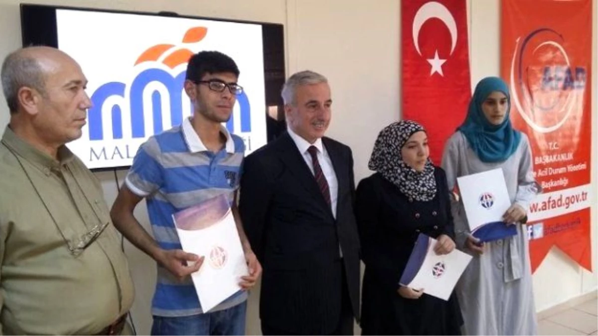 Türkçe Öğrenen Suriyeli Gençlere Sertifikaları Verildi