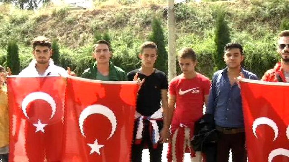 Üsküp\'te Şehitlere Saygı, Teröre Lanet Yürüyüşü