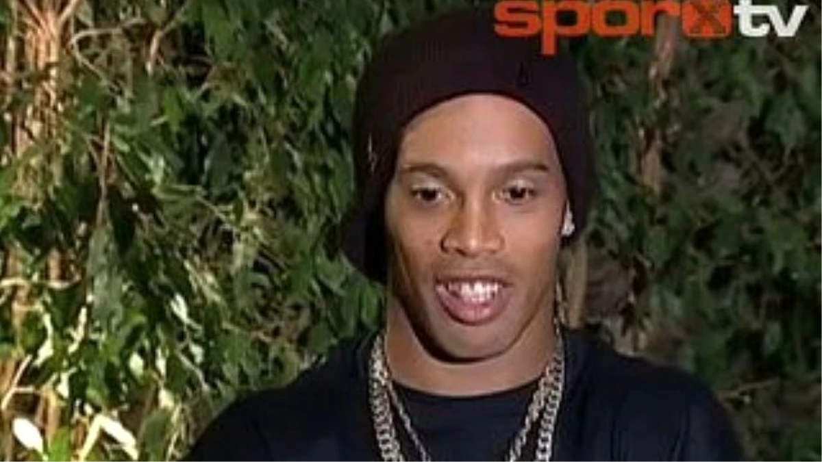 ..ve Ronaldinho Sonunda Dişlerine Çare Buldu