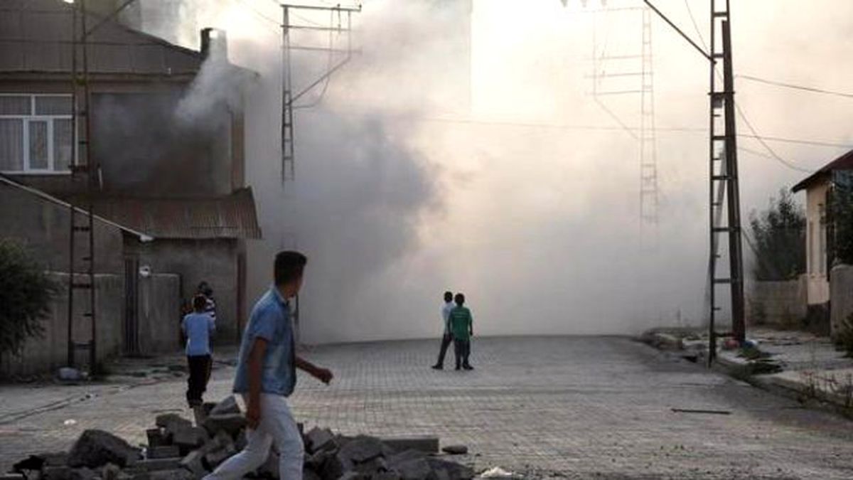 Yüksekova'da Polis Barikatları Kaldırdı, Kazılan Hendekleri de Kapattı