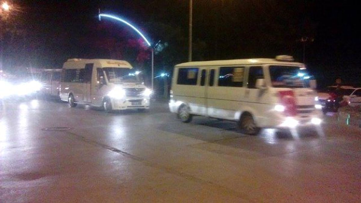 Afyonkarahisar\'da Dolmuşçu Esnafı Terör Olaylarını Protesto Etti
