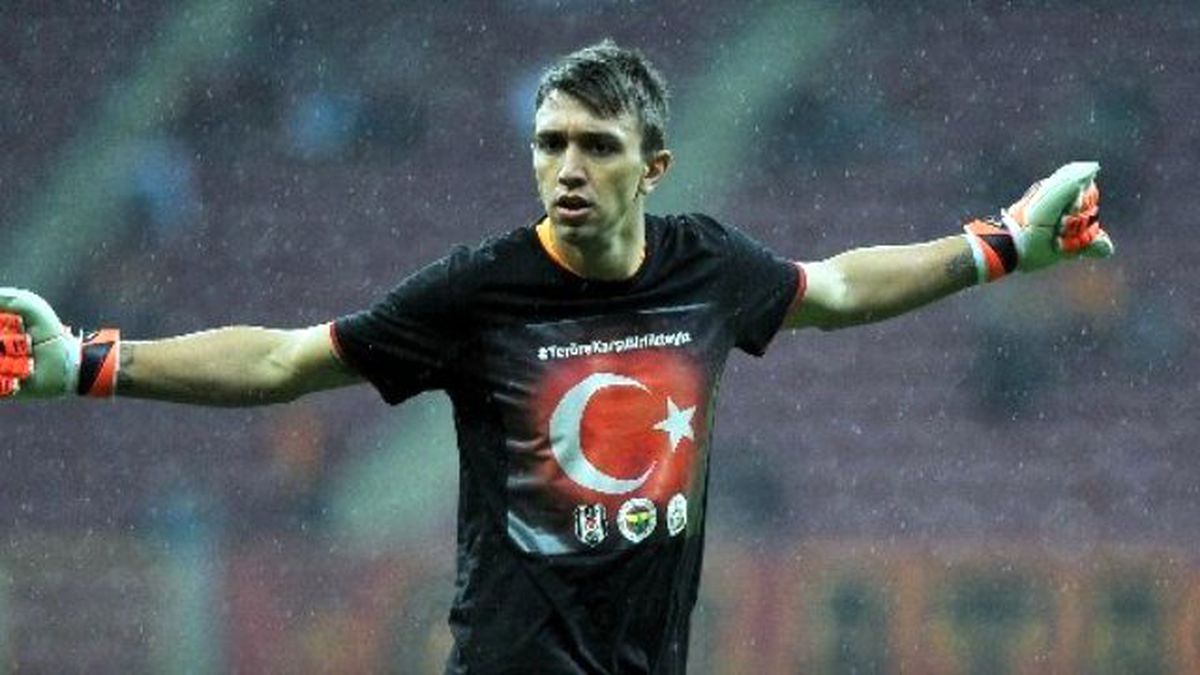 Arena\'da Teröre Karşı Birlik