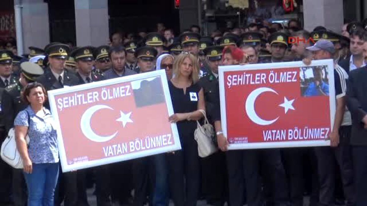Balıkesir - Binlerce Balıkesirli, Dağlıca Şehidi Astsubay Göçkün\'ü Uğurluyor-