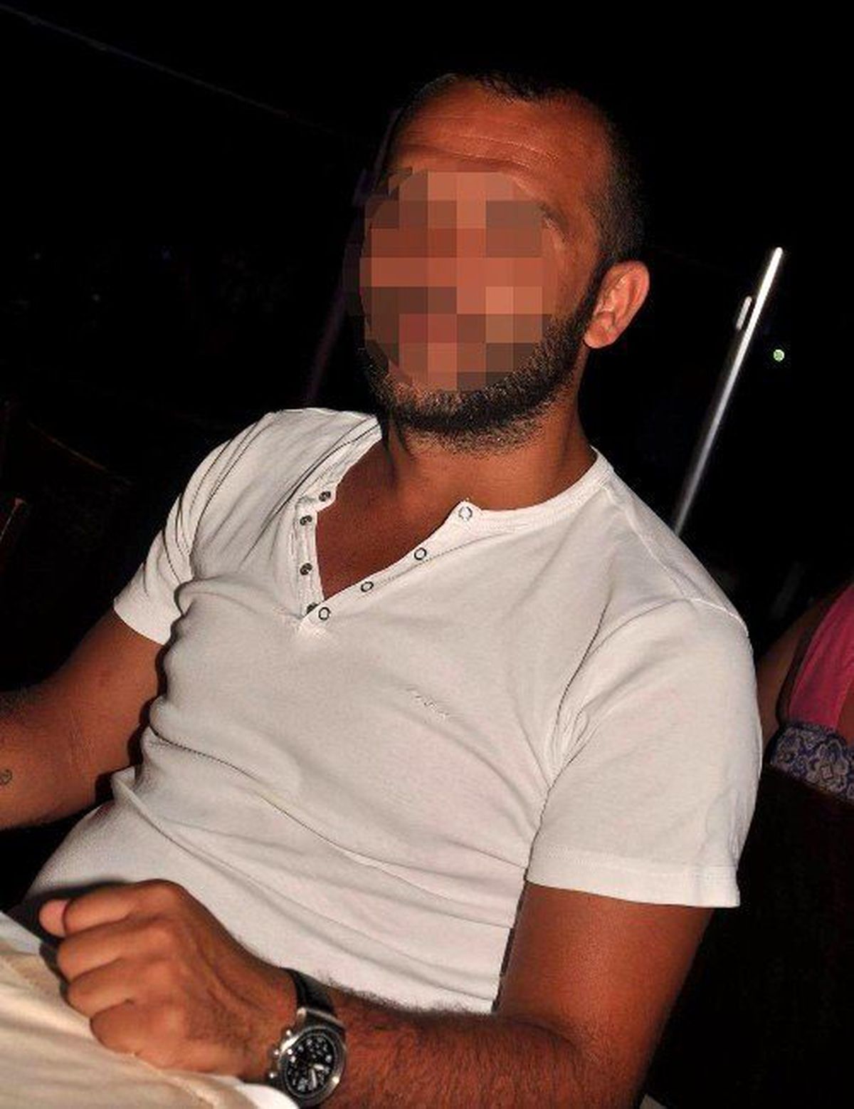 Bar Çalışanı Müşteriyi Vurdu