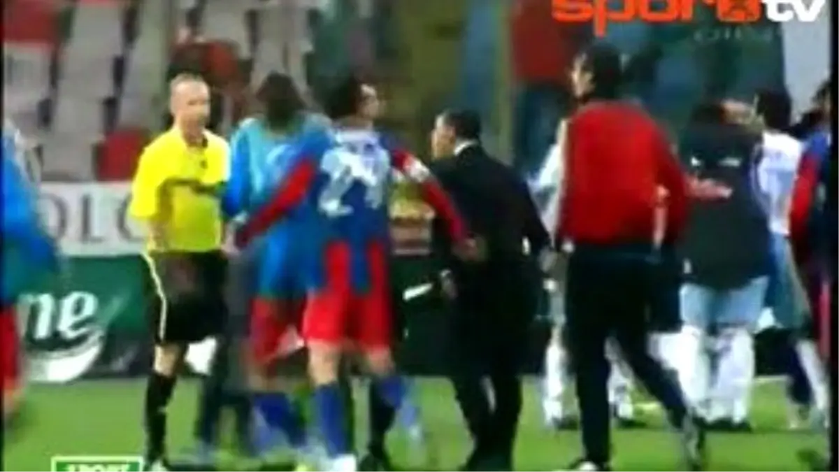 Beşiktaş - Stoke City Maçının Hakeminin Vukuatı!