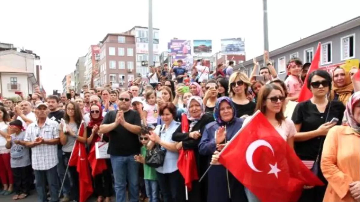 Dağlıca Şehidi Astsubay Göçkün\'ü, 10 Bin Kişi Uğurladı (2)