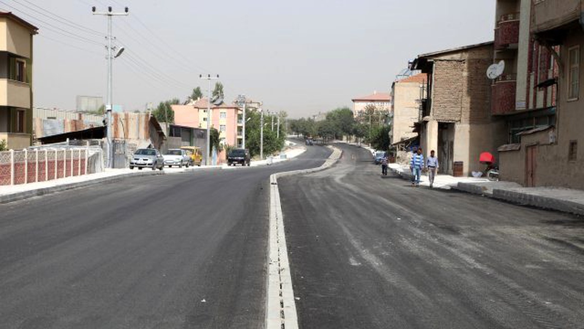 Elazığ Belediyesi Asfalt Hamlesi Sürüyor