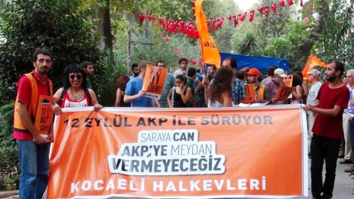 Halkevleri\'nden 12 Eylül Protestosu