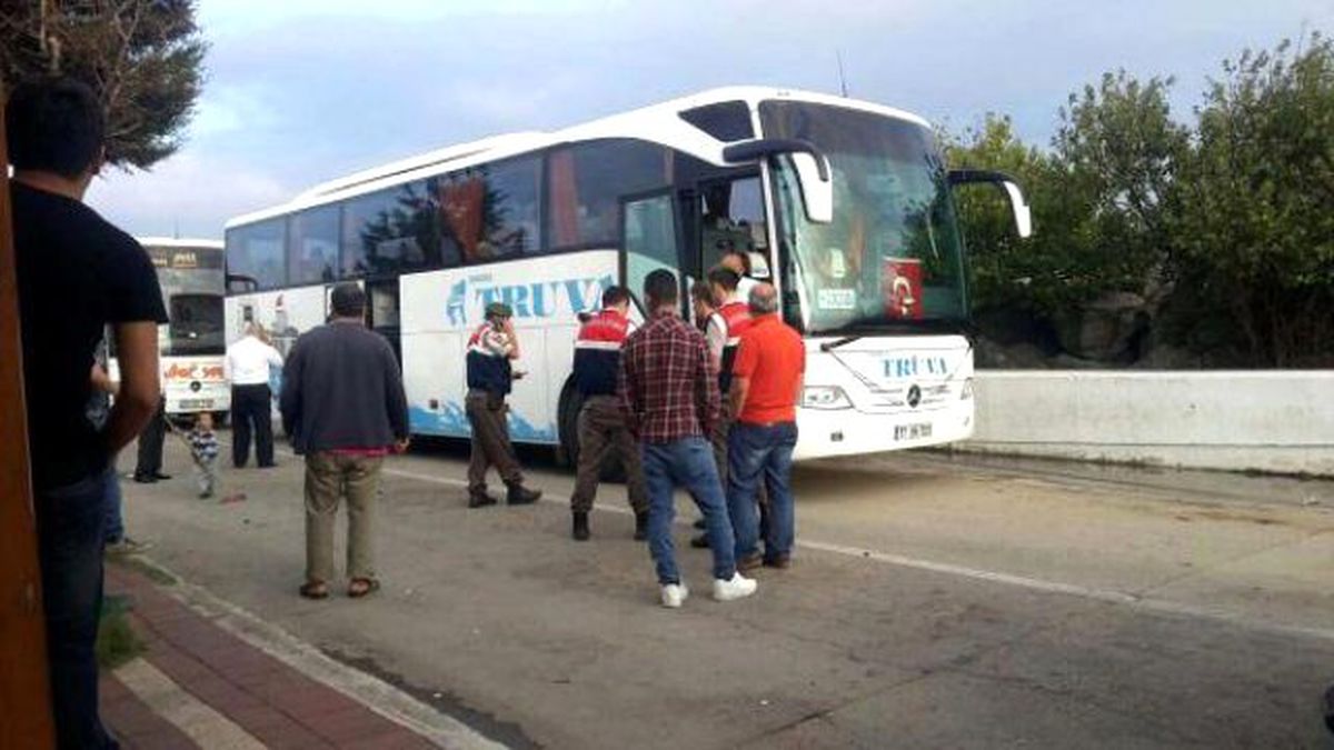 İskelede Dedektör Köpekle Şüpheli Araç Araması