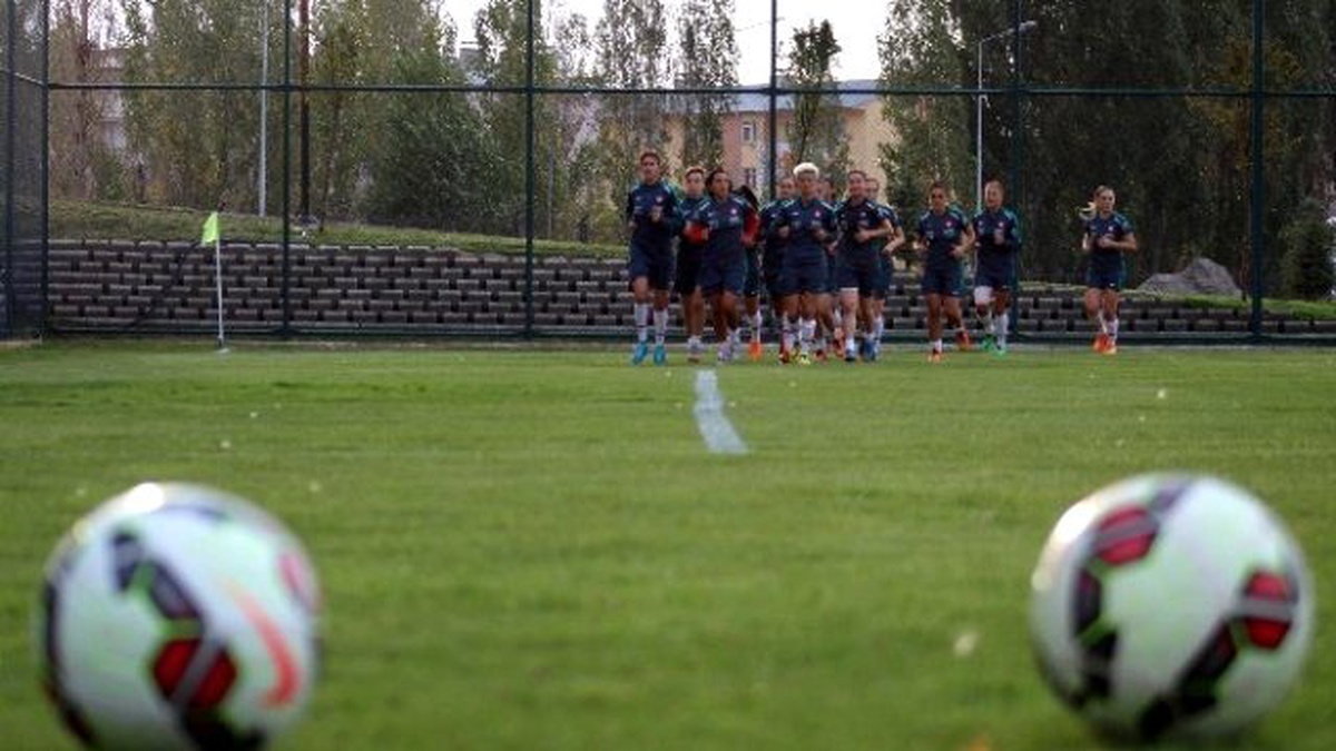 Kadın A Milli Futbol Takımı Hırvatistan Maçı Hazırlıklarını Sürdürdü