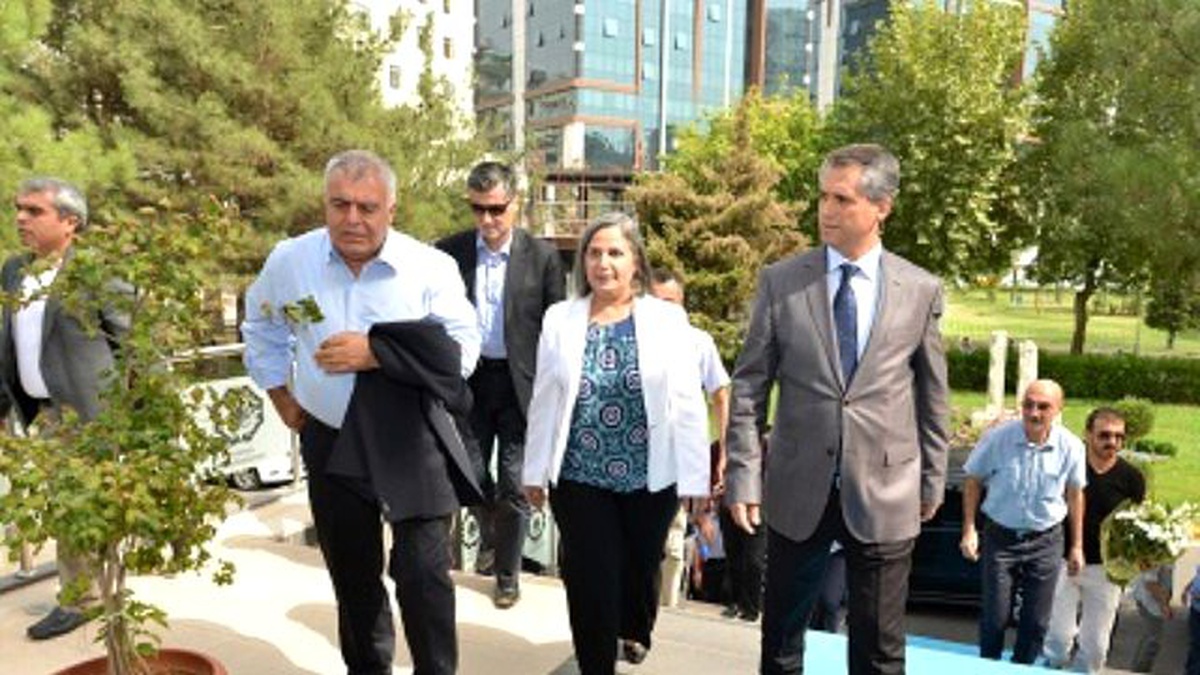 Kalkınma Bakanı Doğan Eş Başkanları Ziyaret Etti