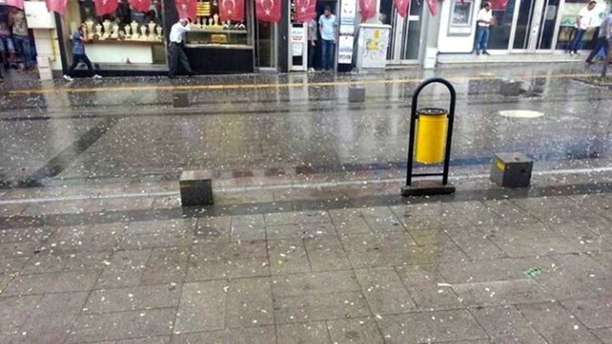Karabük\'te Dolu ve Yağmur Etkili Oldu