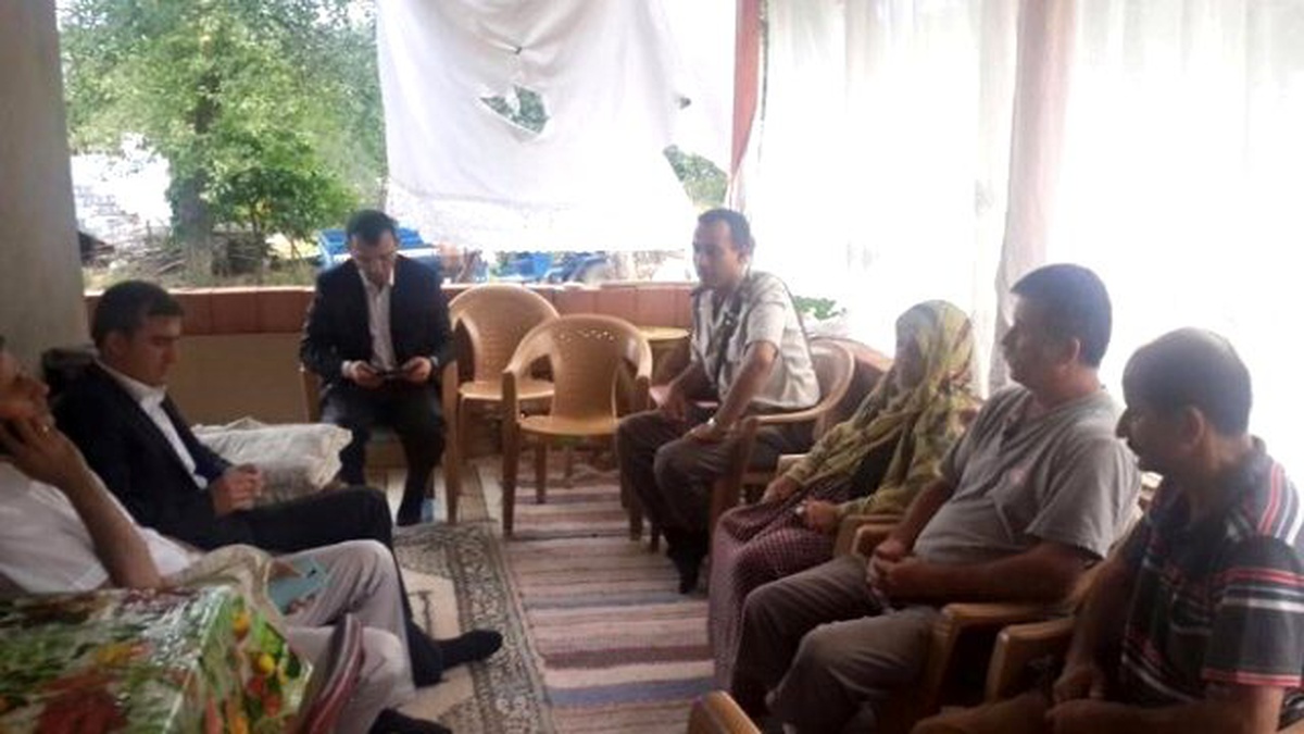 Kaymakam Özer ve Başkan Yemenici, Irak\'ta Kaçırılan İşçinin Ailesini Ziyaret Etti