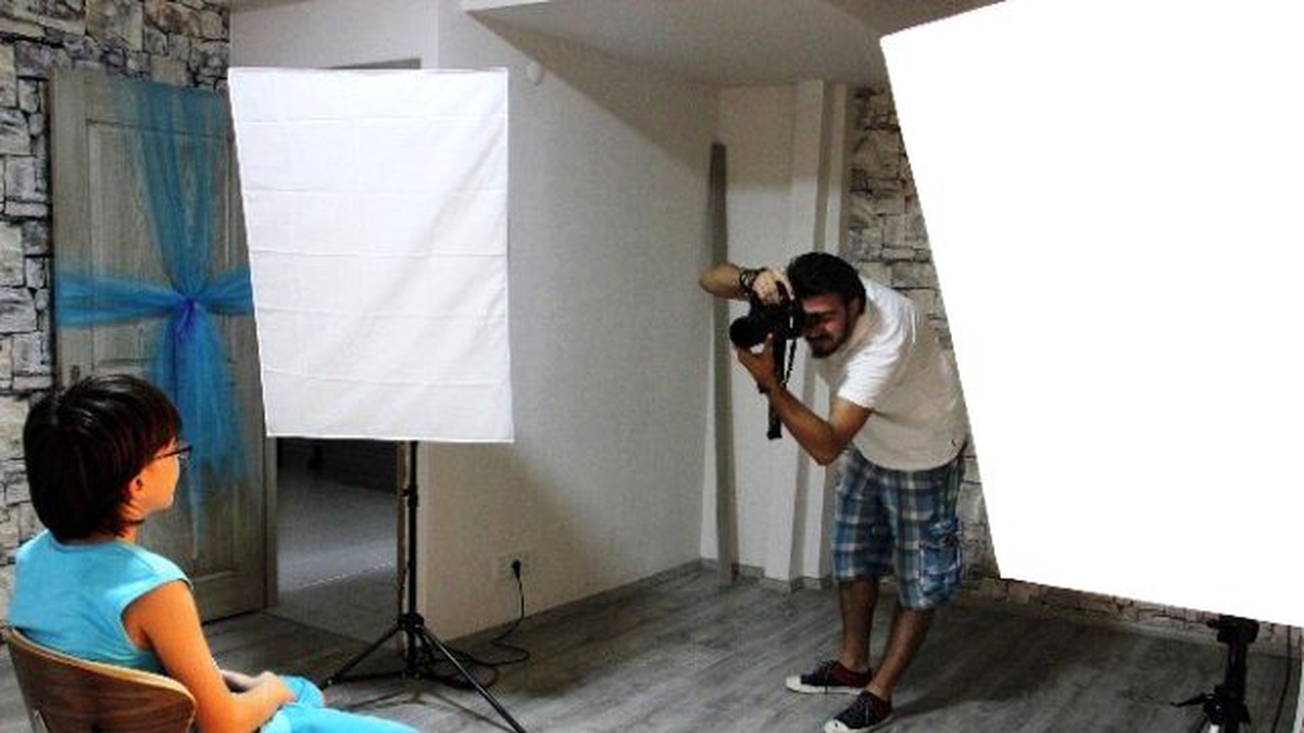Manisalı Fotoğrafçıdan Şehit Ailelerine Vefa