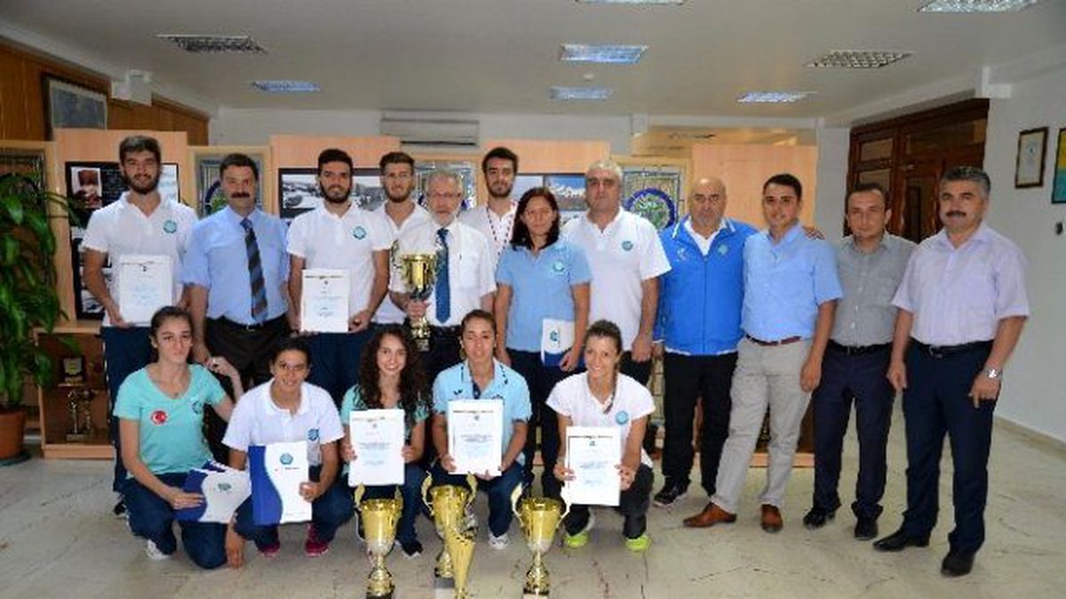 Rektör Ulcay, Şampiyonları Ağırladı