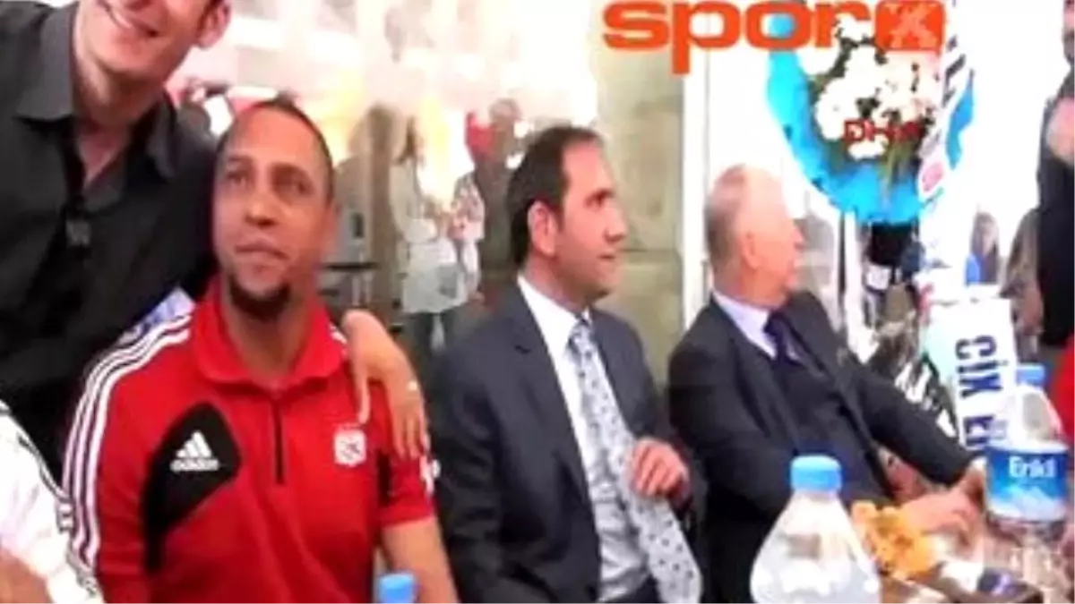 Roberto Carlos, Antalya\'da İşyeri Açılışına Katıldı!