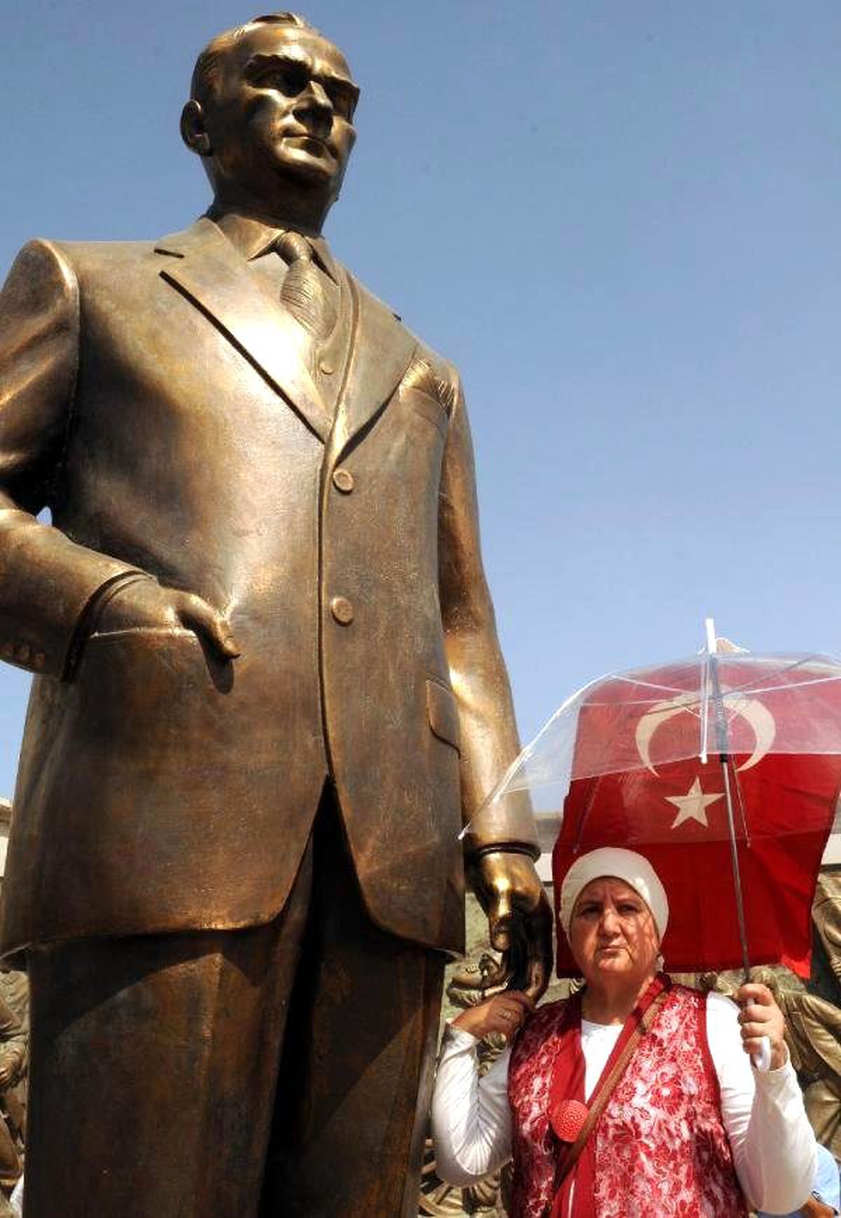 Şehit Ailelerinden \'Teröre Lanet, Birliğe Davet\' Mitingi