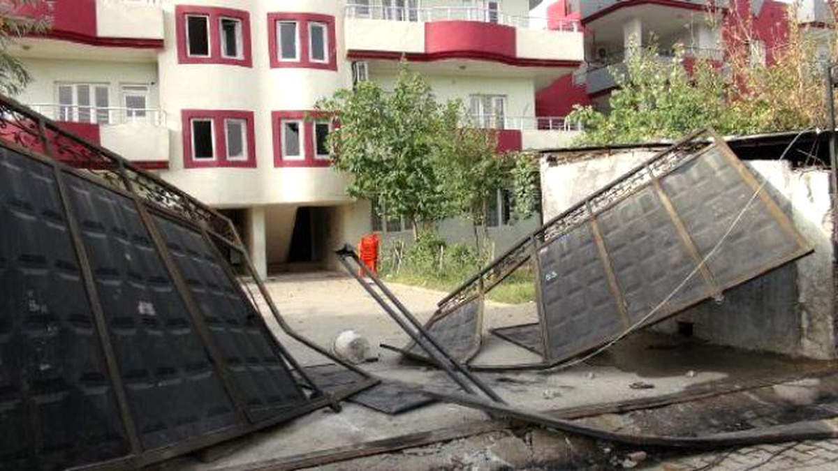 Sokağa Çıkma Yasağının Kalktığı Cizre\'de Çatışmanın İzleri