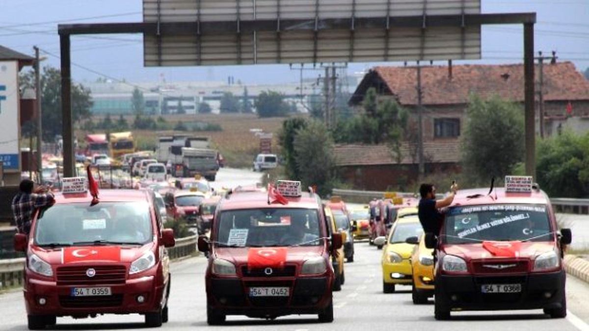 Taksi ve Dolmuşçu Esnafından Teröre Tepki Konvoyu