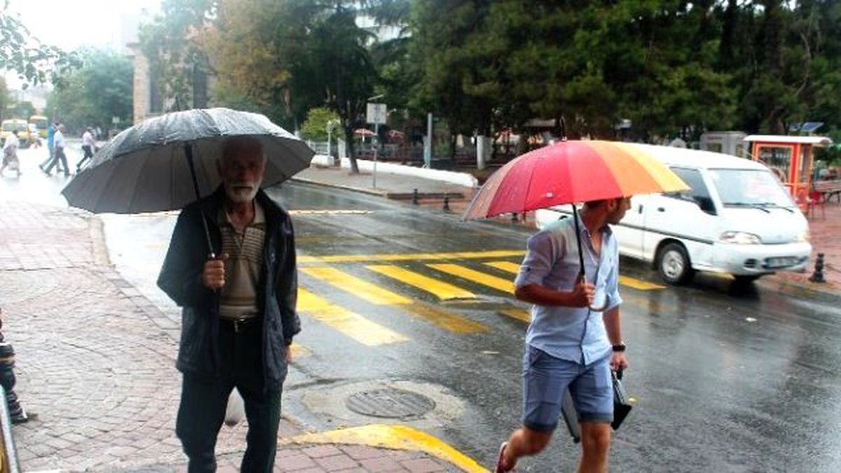 Tekirdağ\'da Sağanak Yağış Etkili Oldu