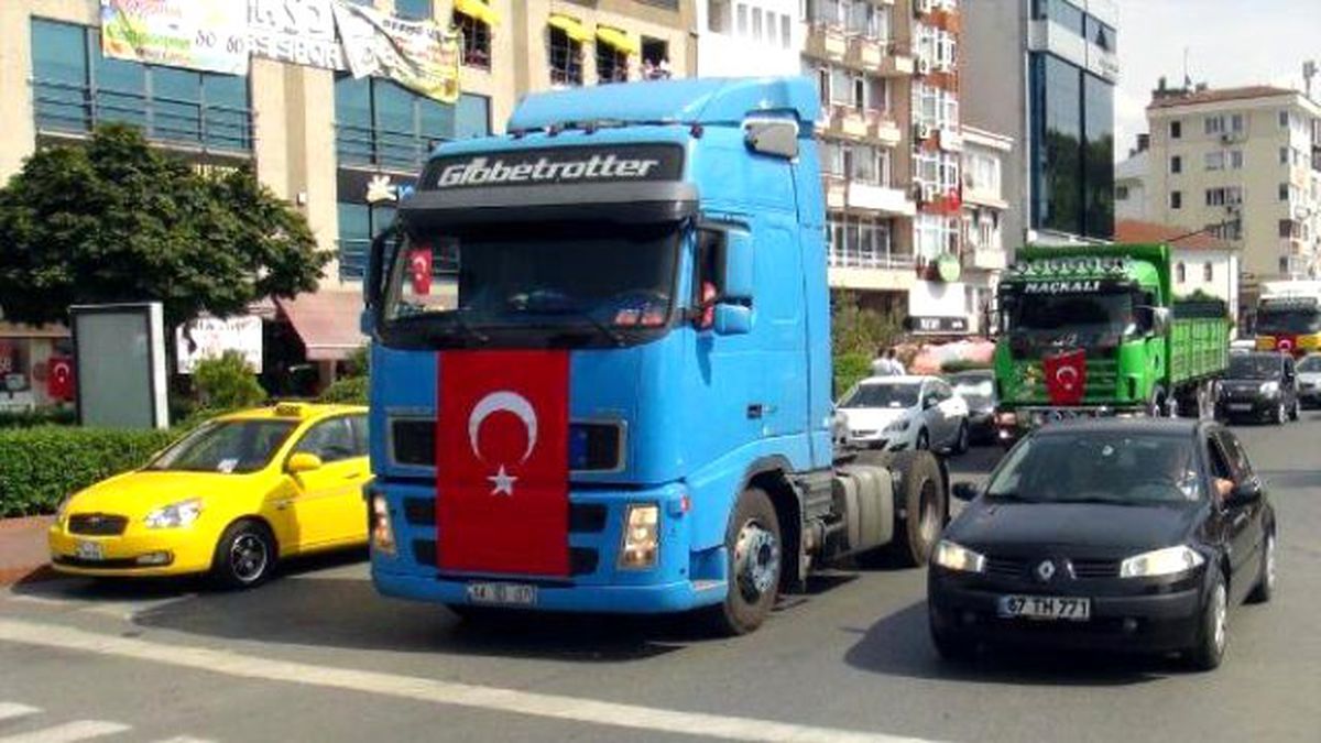 Tır Sürücülerinden Teröre Tepki Konvoyu