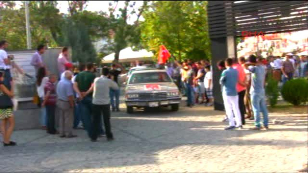 Beypazarı\'nda Klasik Otomobillerin 1. Etap Yarışı Yapıldı