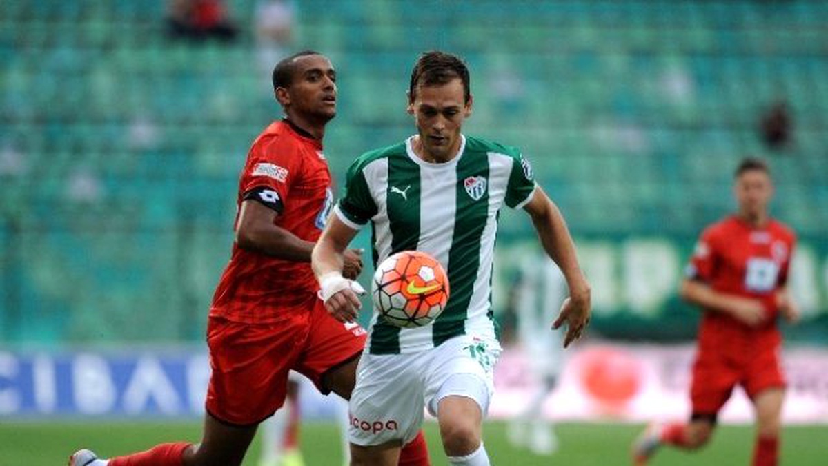 Bursasporlu Futbolcular 3 Gollü Galibiyeti Değerlendirdi