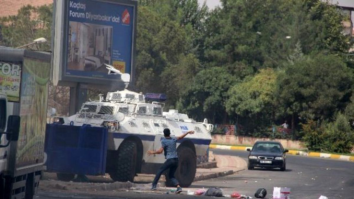 Diyarbakır\'da Olaylar Çıktı