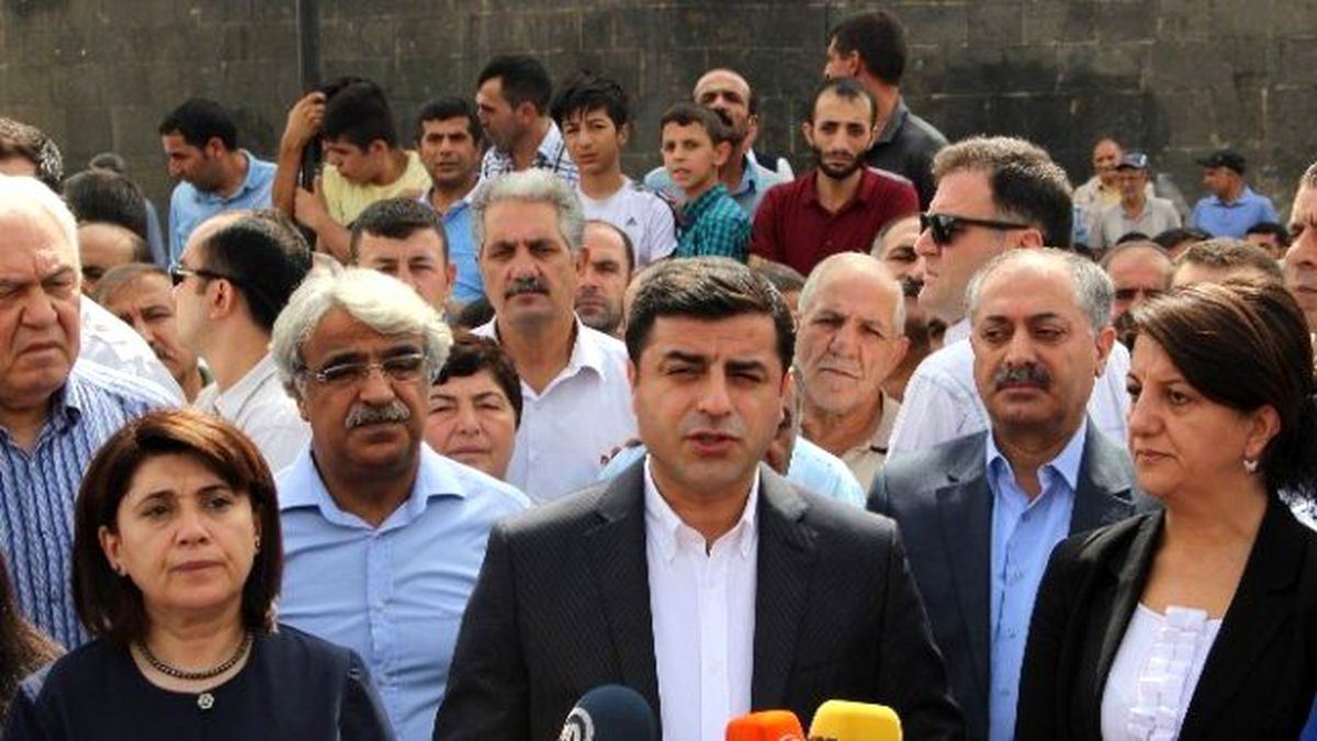 Hdp Eş Genel Başkanı Demirtaş: "Sorunları Diyalogla Çözmeye Hazırız"