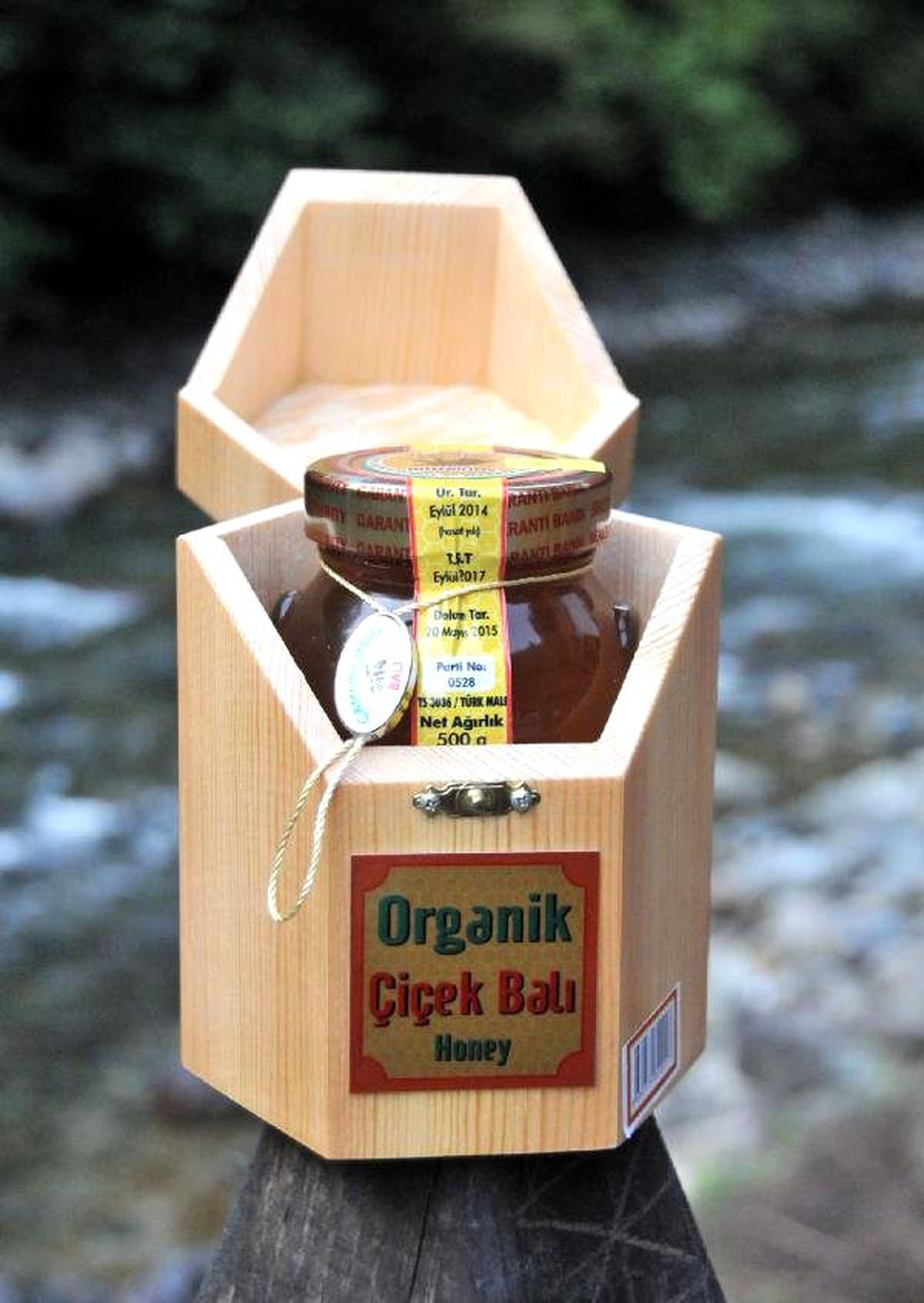 Kaçkarlar\'daki Bal Ormanından 750 Kilo Organik Çiçek Balı Elde Edildi