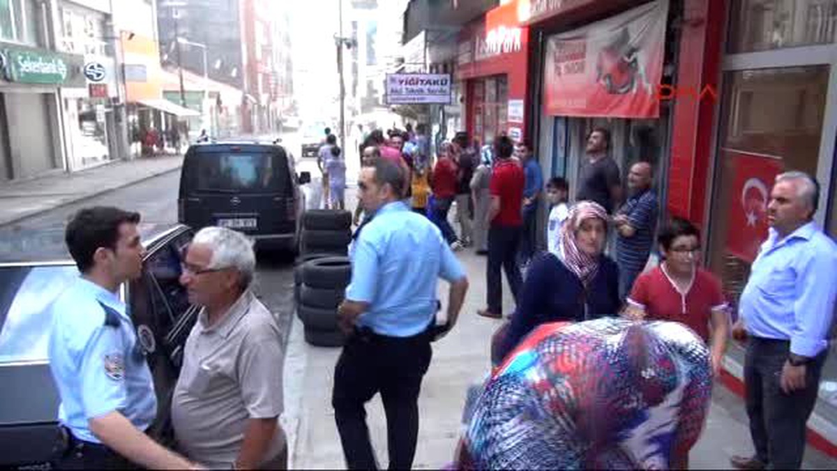 Karabük\'te İş Hanında Çıkan Yangın Korkuttu