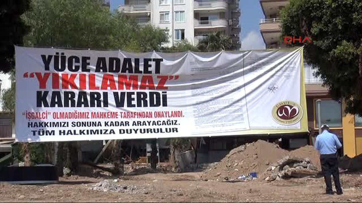 Mersin Yıkıma Dev Pankartlı Tepki