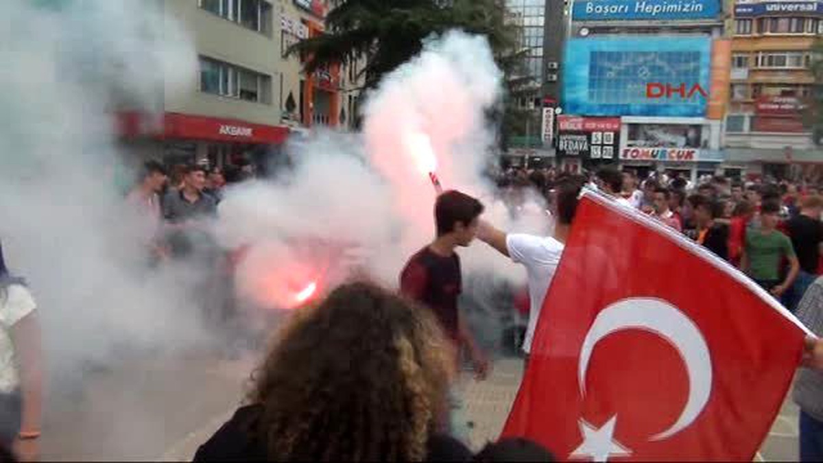 Samsunspor Taraftarları Şehitler İçin Yürüdü