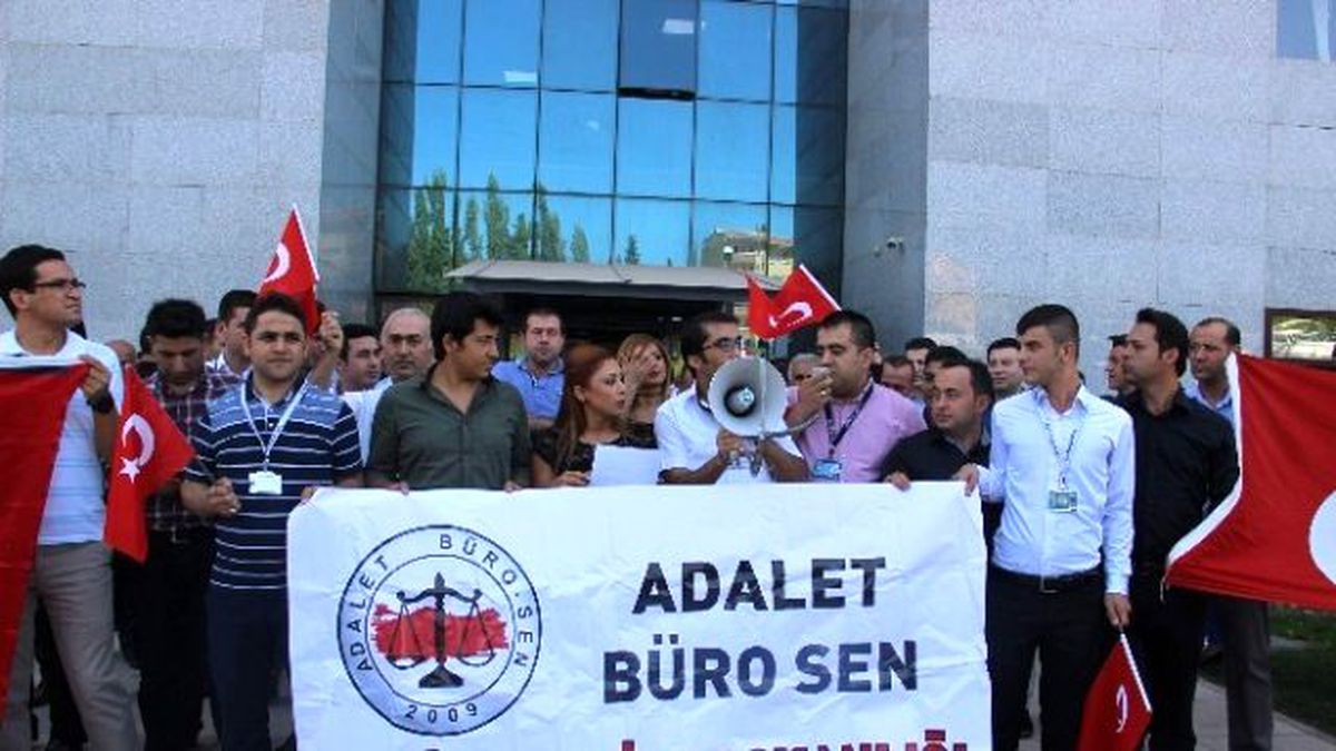 Adalet Büro-sen Terörü Protesto Etti